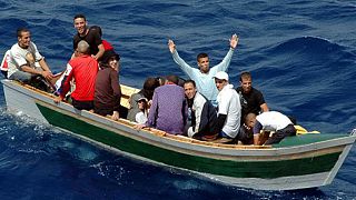 الجزائر: اعتراض حوالى 700 مهاجر غير شرعي