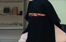 Il Quebec vieta il volto coperto, ma non i simboli religiosi
