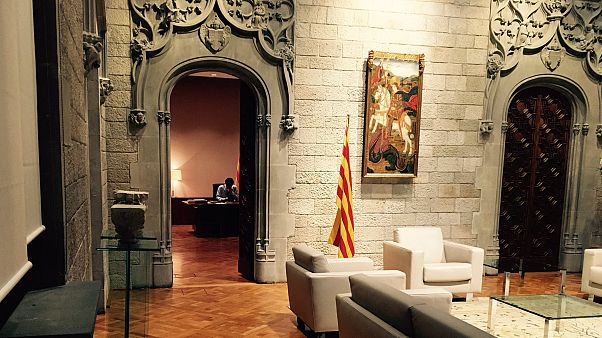 Felfüggeszti Katalónia autonómiáját a spanyol kormány Felfüggeszti Katalónia autonómiáját a spanyol kormány
