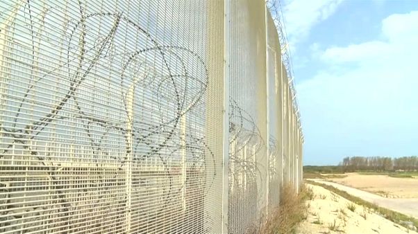Calais : que faire des migrants aujourd'hui ? Calais : que faire des migrants aujourd'hui ?