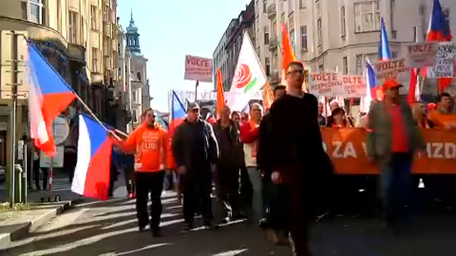 Csehország választ: milliárdos versenyez a kalózokkal