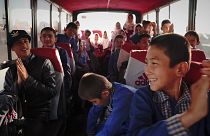 Иран: афганские дети-беженцы за школьными партами