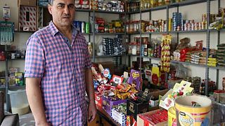 FIFA kokartlı hakem Kayseri'de bakkal dükkanı işletiyor