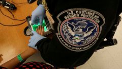 USA, sospeso il diritto all'aborto per una migrante 17enne senza documenti