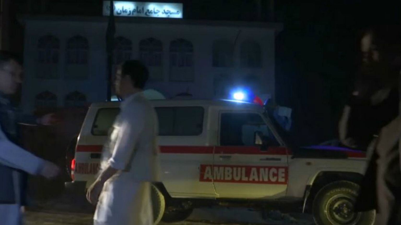 حملات انتحاری در دو مسجد در افغانستان دست کم ۷۲ کشته به جا گذاشت