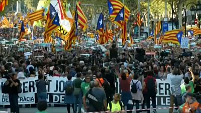 Barselona Katalonya'nın özgürlüğü için ayakta