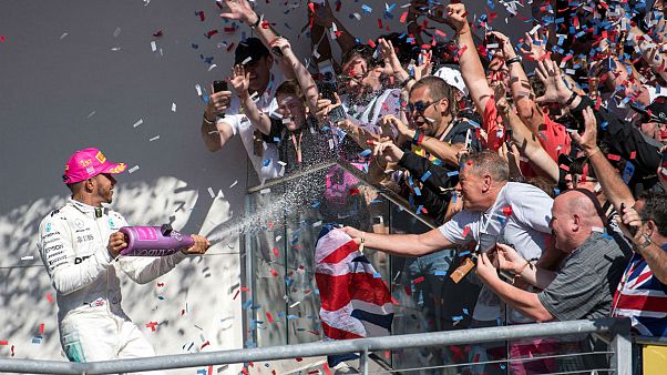 F1: Hamilton dá quarto título à Mercedes F1: Hamilton dá quarto título à Mercedes