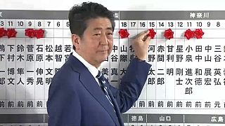 Abe logra una nueva mayoría que le permitirá reformar la Constitución