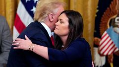 Image: Trump announces Sanders will leave her job at the White House in Was