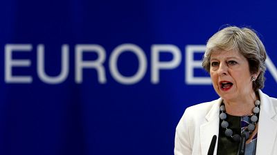 Theresa May vuelve de Bruselas optimista sobre el 'Brexit'