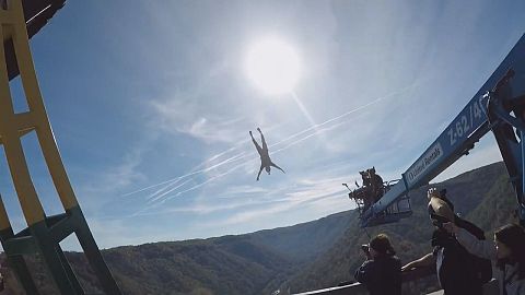 Catapulte et parachute
