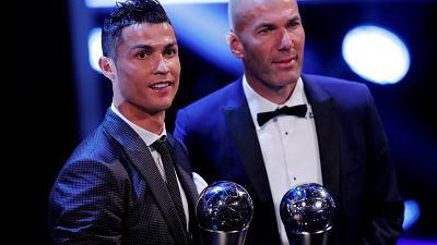 Calcio: Fifa Best Awards, Cristiano Ronaldo  è stato designato miglior calciatore dell'anno, Buffon   miglior portiere al mondo,  e Zinedine Zidane miglior allenatore