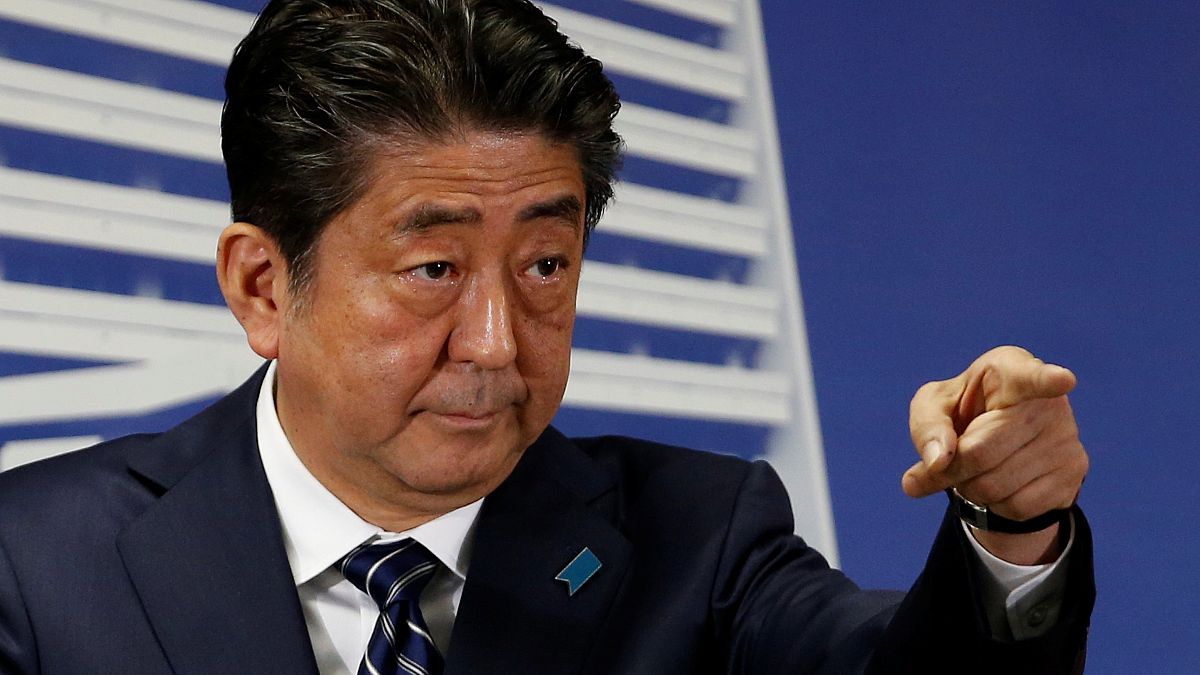 Il sogno proibito del premier giapponese Shinzo Abe