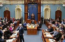 Voile intégral versus crucifix au Québec