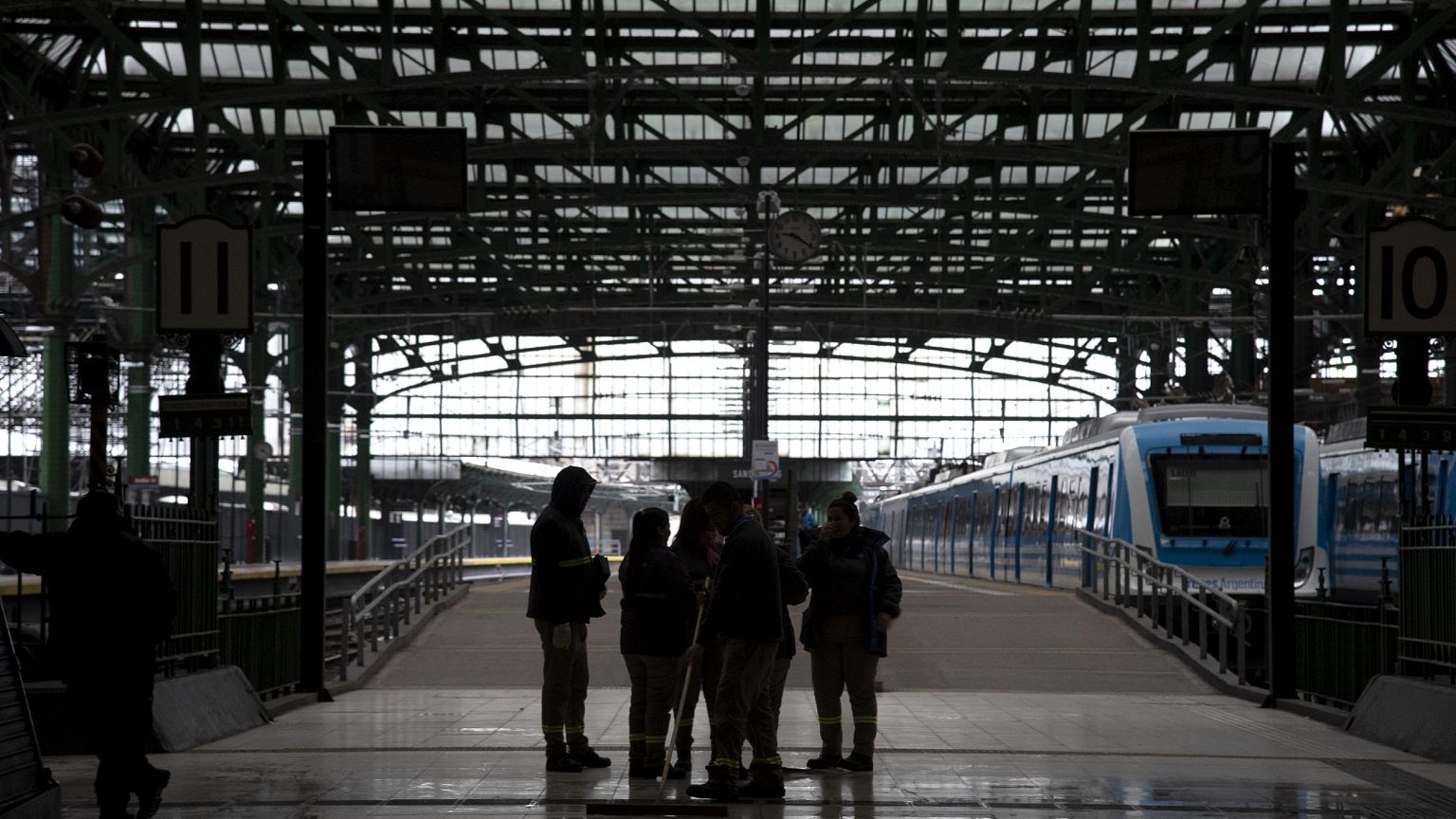 Image: The Constitucion railway station during a blackout in Buenos Aires, 