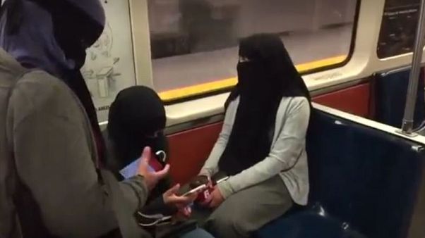 مسلمو كيبيك ينتقدون قانون حظر تغطية الوجه في الإقليم مسلمو كيبيك ينتقدون قانون حظر تغطية الوجه في الإقليم