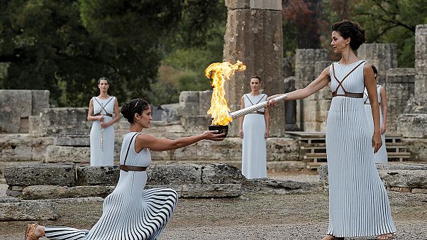 Συγκίνηση κατά την επίσημη τελετή της αφής της Ολυμπιακής Φλόγας Συγκίνηση κατά την επίσημη τελετή της αφής της Ολυμπιακής Φλόγας