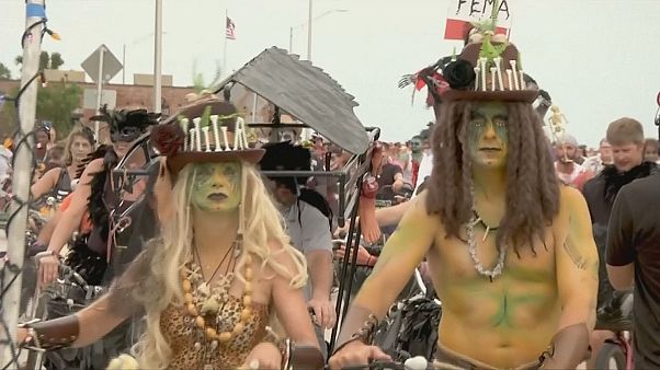 Miles de zombis toman las calles de Key West Miles de zombis toman las calles de Key West