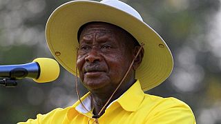 مكافآت مالية للنواب الذين يدعمون تمديد حكم الرئيس الأوغندي