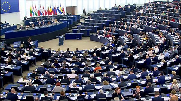 Gli eurodeputati chiedono il reddito minimo per combattere la povertà Gli eurodeputati chiedono il reddito minimo per combattere la povertà