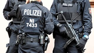 الشرطة الألمانية تصادر أسلحة وذخيرة خلال مداهمات في برلين