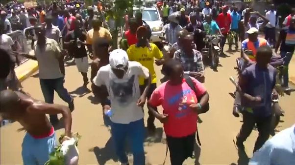 Presidenciais geram protestos no Quénia Presidenciais geram protestos no Quénia