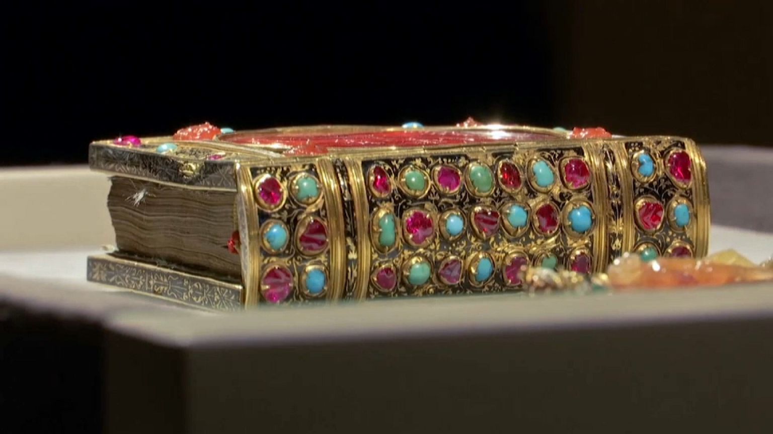 Louvre : appel aux dons pour acheter un livre de François 1er