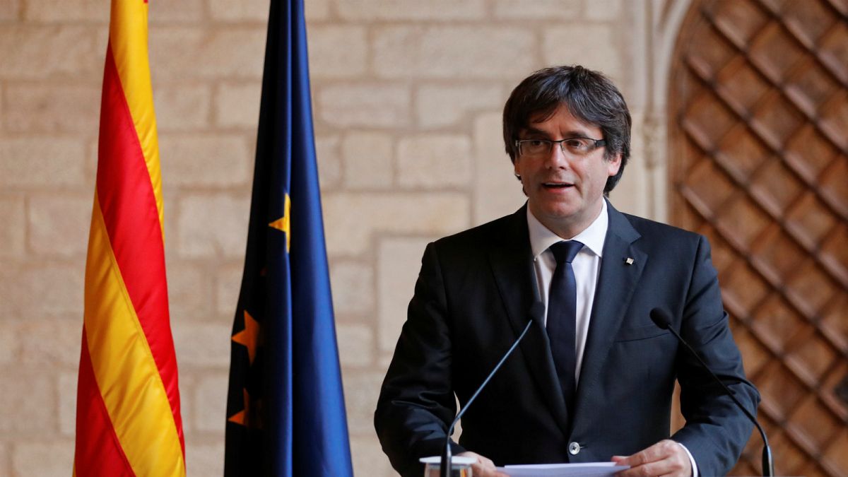 Puigdemont calls for a non-violent resistance