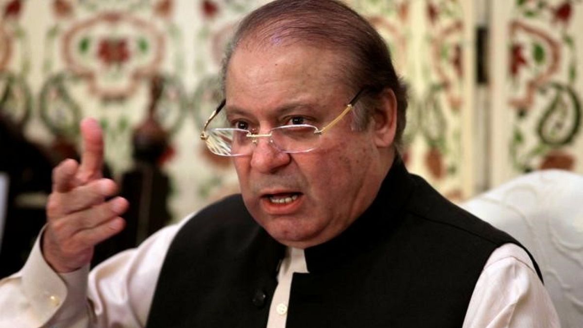 محكمة باكستانية تأمر بالقبض على رئيس الوزراء السابق نواز شريف