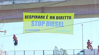Greenpeace protest in Rome after finding dangerous citywide air pollution