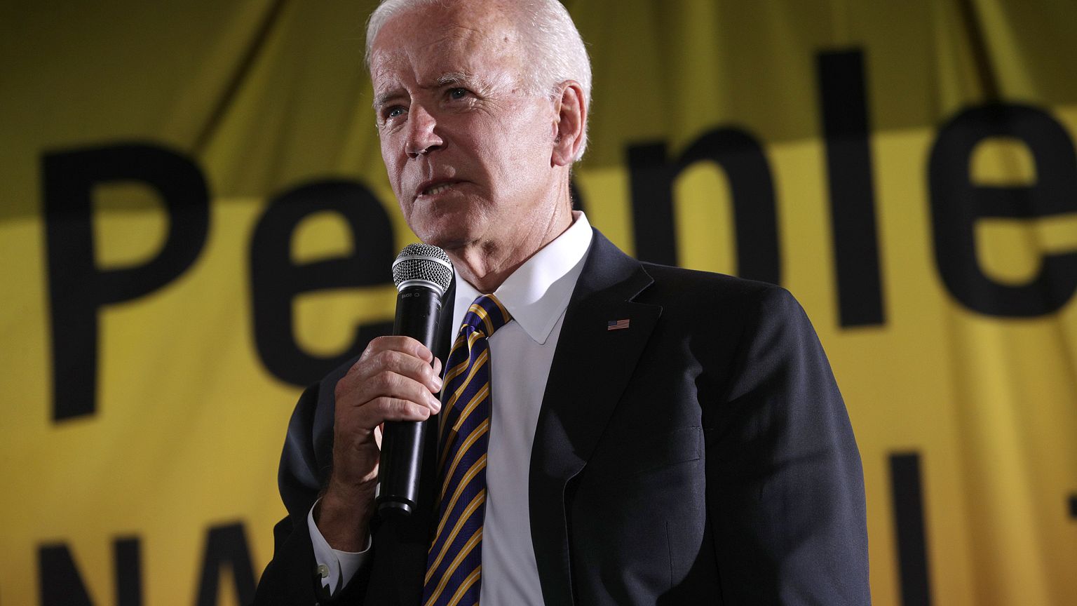 Image: Democratic Presidential Candidates Attend Poor People's Moral Action