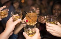 نتیجه یک پژوهش: با مصرف کم الکل زبان خارجی را بهتر صحبت می‌کنیم