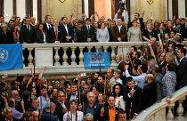 Nach Abstimmungssieg : Separatisten singen katalanische Nationalhymne