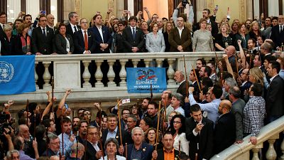 Nach Abstimmungssieg : Separatisten singen katalanische Nationalhymne