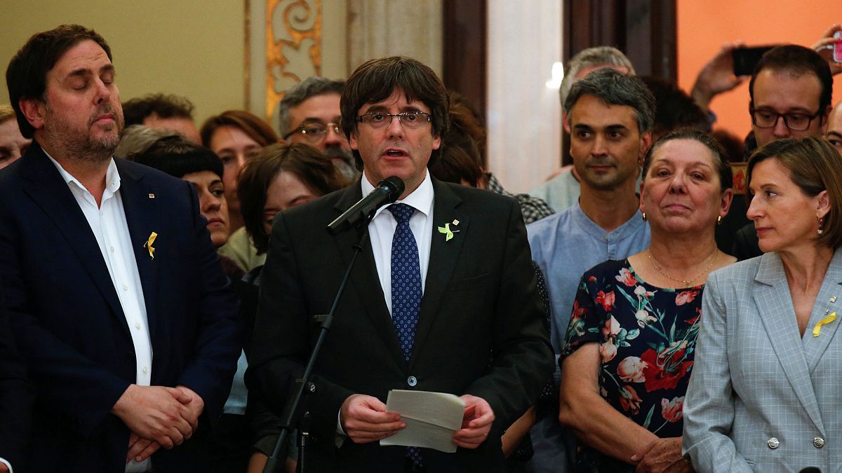 Puigdemont apela à paz e ao civismo