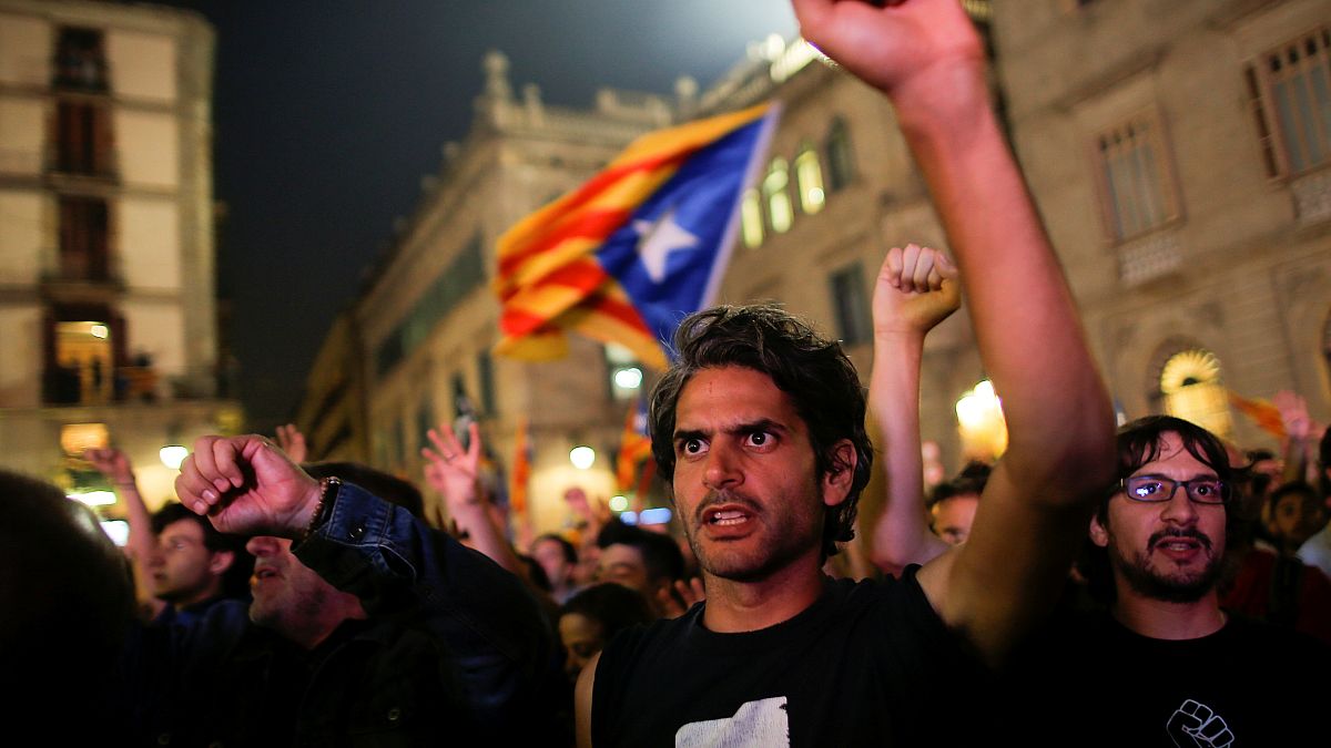 Catalães contra e a favor da independência