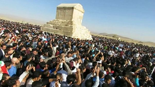 مسدود شدن جاده پاسارگاد و نگرانی از برگزاری روز کوروش در ایران مسدود شدن جاده پاسارگاد و نگرانی از برگزاری روز کوروش در ایران