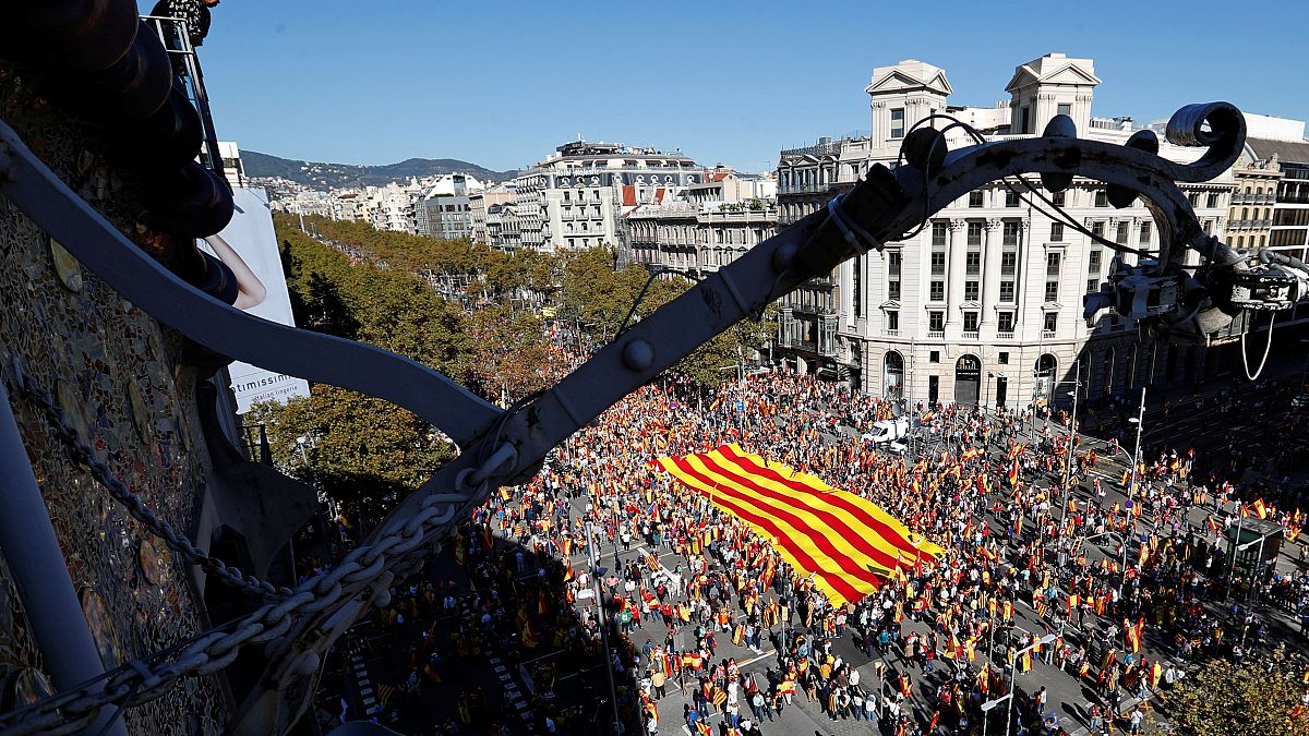Más de un millón de personas en Barcelona por la unidad de España según los organizadores