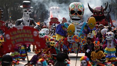Esqueletos nas ruas da Cidade do México