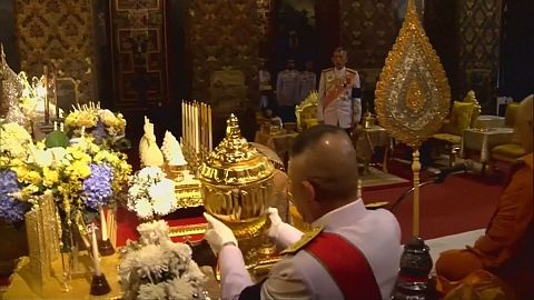 Letzte Ruhe für Asche von König Bhumibol