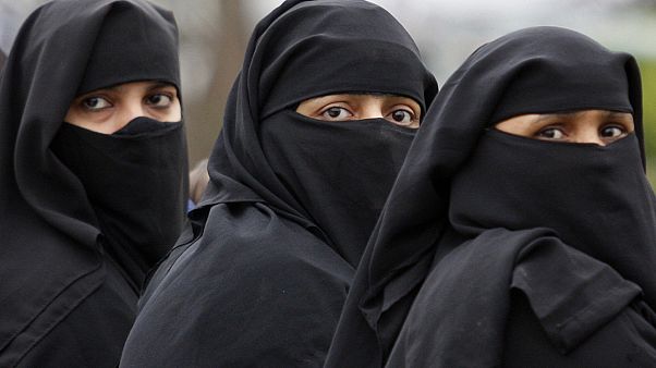 السعودية تسمح للنساء بدخول الملاعب الرياضية السعودية تسمح للنساء بدخول الملاعب الرياضية