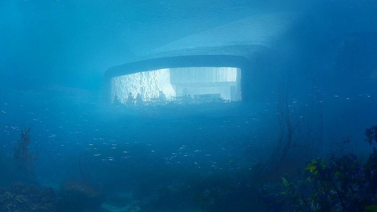 Norveç'te denizaltında ilginç bir restoran "Under"