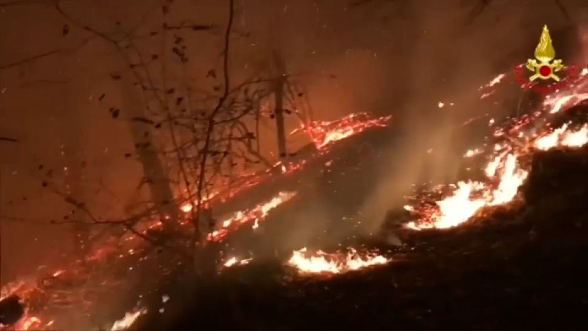 حرائق غابات تستعر في شمال إيطاليا