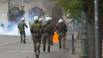 Yunanistan'da öğrenciler polisle çatıştı