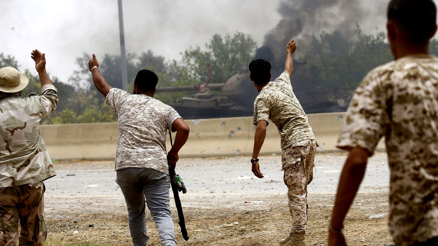 Image: Fighters loyal to the Government of National Accord in the al-Sawani