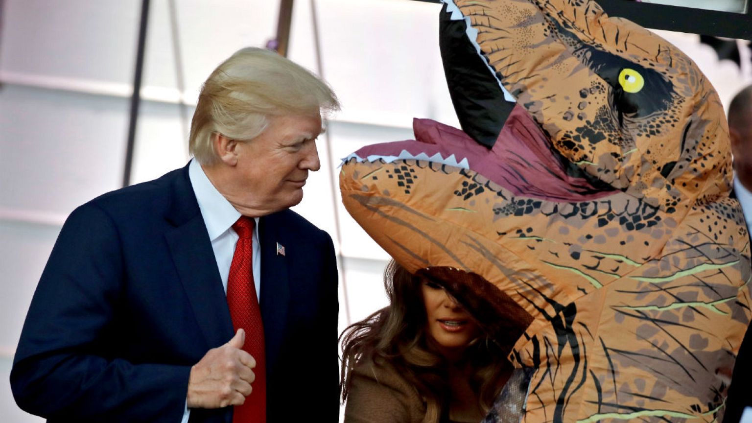 Trump, entre Halloween y la trama rusa