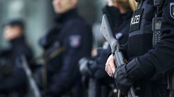 Allemagne : un homme suspecté d’attentat arrêté Allemagne : un homme suspecté d’attentat arrêté