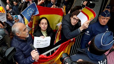 Puigdemont'a hem sevgi hem öfke gösterisi