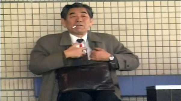 Empresa japonesa premeia não fumadores Empresa japonesa premeia não fumadores