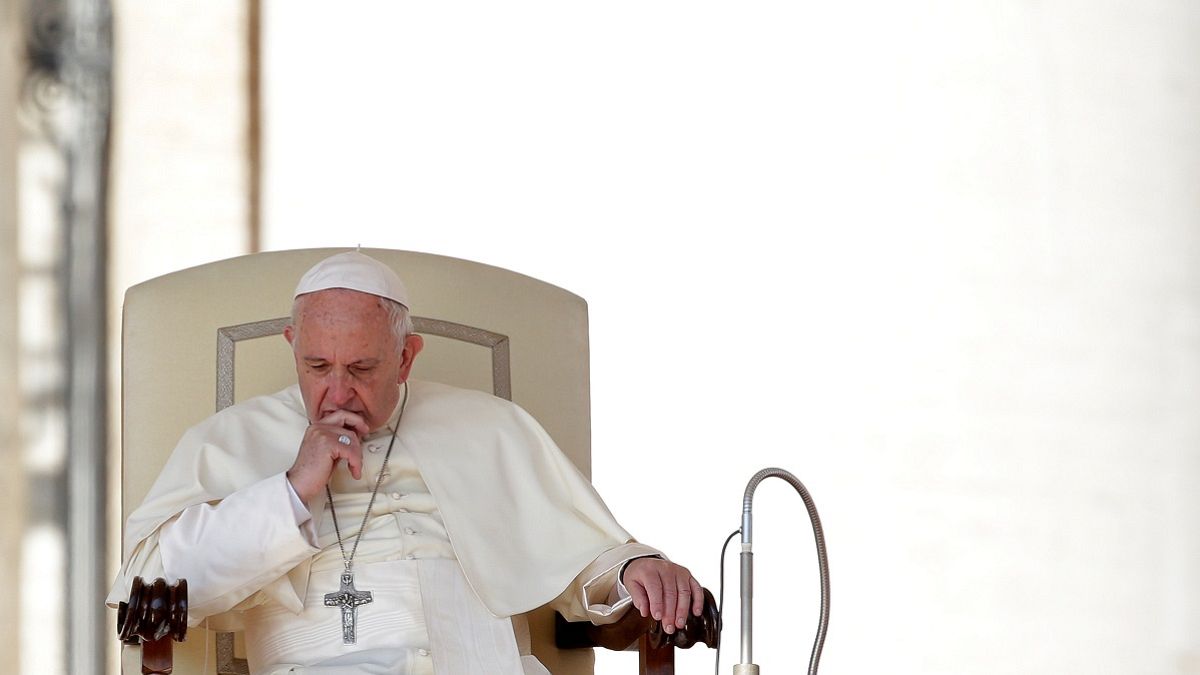 البابا فرنسيس يعترف: النوم يغلبني أثناء الصلاة